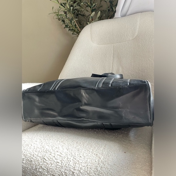 RARE Steve Madden
BFRANKLIN Black Large Business Casual Tote Bag Faux Leather - Picture 5 of 10